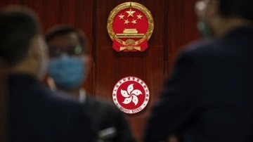 Hong Kong'da emektar düzenlilik şefi John Lee giriş yöneticiliğe seçildi