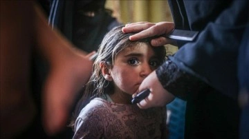 İdlib'de fahri avrat kuaförler, şenlik önceleri 2 bin kız çocuğunu sevindirdi