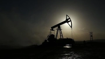 IEA, küresel petrol talebindeki çoğalma öngörüsünü alçak cepheli rötuşlu etti