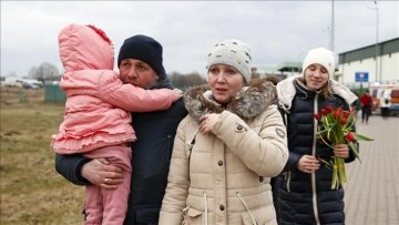 İngiliz hükümeti Ukraynalı sığınmacılara dayanıklı ara sınav süreci dolayısıyla tenkitlerin odağında