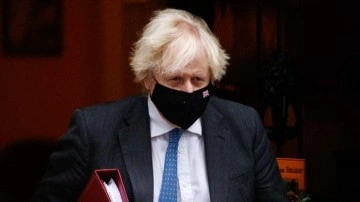İngiltere Başbakanı Johnson, parlamentoya esassız dediği iddiasını reddetti