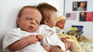 İnsan sıcaklığı verici konuşma yapıtı 'reborn bebekler' gerçeğinden fark edilemiyor
