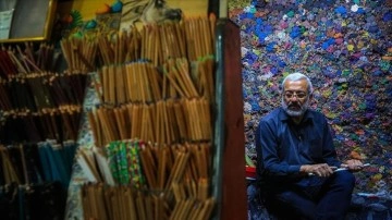 Iraklı 'Kalem aşığı' dükkanında 1 milyondan çok kalem biriktirdi