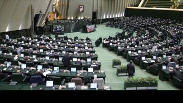 İran Meclisi Kovid-19 dolayısıyla çalışmalarına boşluk verdi