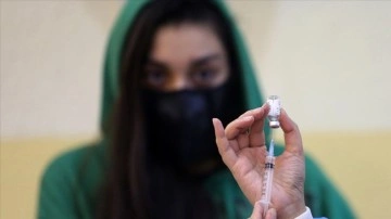 İran dünya dışından Kovid-19 aşısı alımını durdurdu