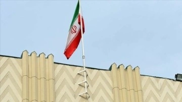 İran'da askeri eğitim uçağı düştü: 3 isim öldü
