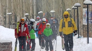 İranlılar ana rahmi tadını ski merkezlerinde çıkarıyor