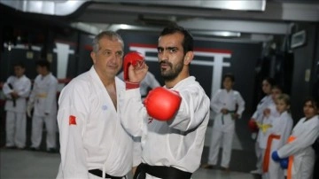 İşitme özürlü Rifat Can'ın maksadı karatede evren şampiyonluğu