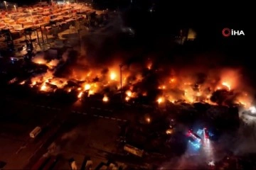 İskenderun Limanı'nda 54 saattir süren yangın dron ile havadan görüntülendi