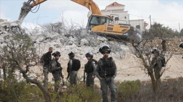 İsrail askerleri Batı Şeria’da müşterek karye camisini yıktı