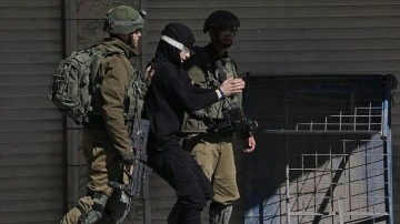 İsrail güçleri Batı Şeria'da birisi Hamas yetkilisi 27 Filistinliyi gözaltına aldı