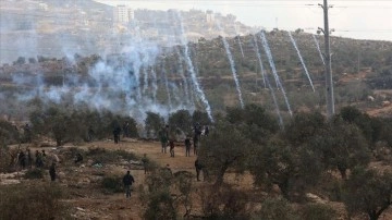 İsrail güçleri, Batı Şeria'da Yahudi iskân ünitesi protestosunda 10 Filistinliyi yaraladı