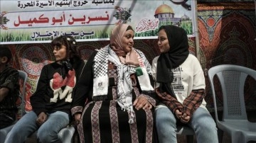 İsrail hapishanesinden çıkan Filistinli ana 6 sene sonradan çocuklarına kavuştu