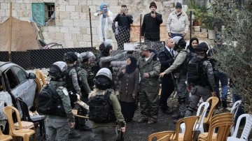 İsrail polisinden 'evlerini boşaltmaları' maksut Filistinli aileye dayanak noktası gösterisine müd