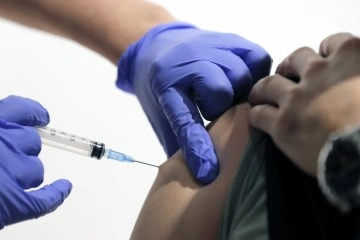 İsrail’den 60 yaş ve üstü ile sağlık mensupları için 4’üncü doz aşıya onay