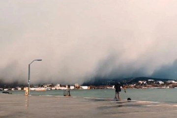 İstanbul Boğazı’nda kar bulutlarının etkileyici geçişi kamerada
