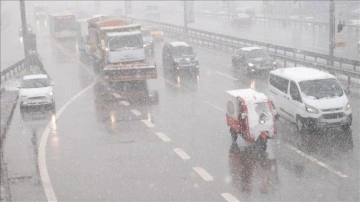 İstanbul Valisi Yerlikaya'dan muhtemel kar yağışı düşüncesince 'tedbirli olun' uyarısı