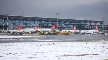İstanbul ve Sabiha Gökçen havalimanlarında 127 THY uçağına buzlanmayı inhibitör muamelat yapıldı
