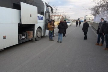 İstanbul’a araç trafiği açıldı, KYK yurtlarında kalan vatandaşlar evlerine gitmek için yola çıktı