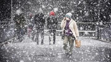 İstanbul'da bu tün ve ferda düşüncesince koyu kar yağışı uyarısı