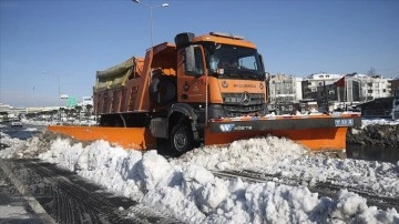 İstanbul'da karla mücadelede 17 bin 894 personel fariza aldı
