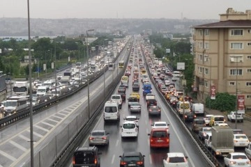 İstanbul'da mesai bitimiyle trafik yoğunluğu