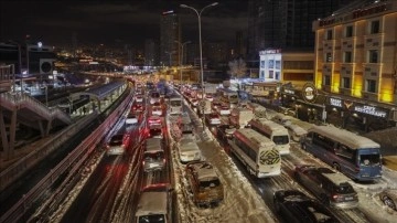 İstanbul'da hususi vasıtalar sayaç 13.00'e derece trafiğe çıkamayacak