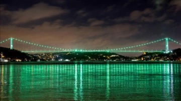 İstanbul’un köprüleri skolyoz rahatsızlığına dikkati çekti