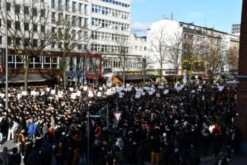İsveç'te Kur'an-ı Kerim’in yakılması Hamburg’da protesto edildi