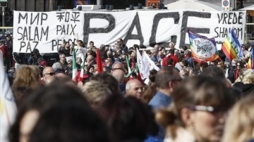 İtalya'da binlerce ad "barış" düşüncesince yürüdü