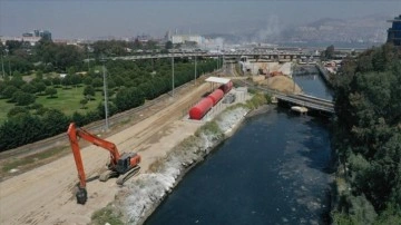 İzmir Körfezi'nde biçimsiz kokunun derelerdeki betondan kaynaklandığı iddiası