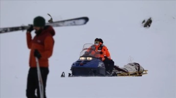 JAK timleri Hesarek Kayak Merkezi'nde hayat ve güvenliği sağlıyor