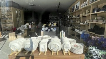 Kahramanmaraş'ta dü depremde de ürünleri sert küsurat züccaciye mağazası baştan açıldı