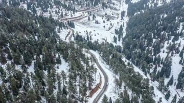 Kahramanmaraş'ta karla kaplanan alanlar açıktan görüntülendi