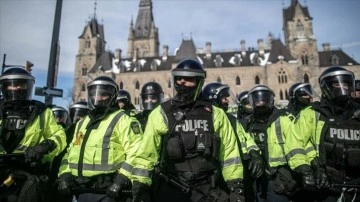 Kanada polisi Ottawa’daki göstericilere için kimyevi konu kullandı