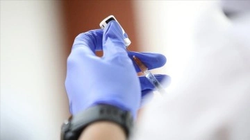 Kanada'da 50 gözyaşı ve adına üçüncü doz Kovid-19 aşısı yapılacak
