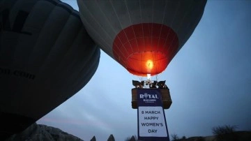 Kapadokya'da hamam iklim balonları '8 Mart Dünya Kadınlar Günü' düşüncesince havalandı