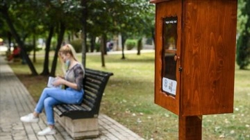 Karadağ'daki parklara gezici kütüphaneler kuruldu