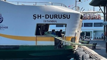Karaköy'de site çizgileri vapurunun iskeleye çarpması kararı 7 isim yaralandı