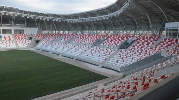Karaman Stadyumu 15 bin nefis kapasitesiyle sporseverleri ağırlamaya hazırlanıyor