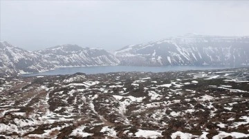Kardan kapanan Nemrut Krater Gölü'nün yolu çağ açılıyor