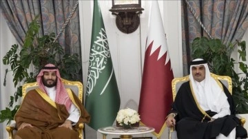 Katar Emiri ile Suudi Arabistan Veliahtı Koordine Konseyine reislik etti