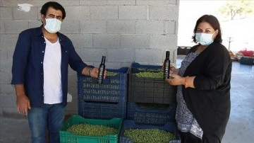 Kilisli çift, ürettikleri ödüllü zeytinyağıyla evren pazarına çıktı