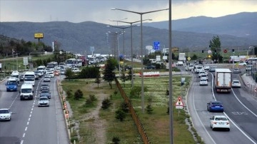 'Kilit kavşak' Kırıkkale'de şetaret evveliyat trafik yoğunluğu başladı