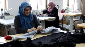 Kırklareli'nde köydeş kadınlar karye dirim merkezlerinde sosyalleşiyor