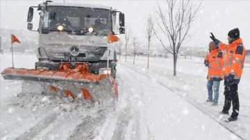 Kırşehir'de kar zımnında cemaziyelevvel kapanan 115 köy yolundan 88'i ulaşıma açıldı