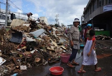 Kızılhaç, Filipinler'de tayfun sonrası müstevli riski görüldüğünü açıkladı
