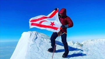 KKTC'li dağcı Uzun: Antarktika'da KKTC bayrağını dalgalandırmam ambargolara birlikte cevaptı