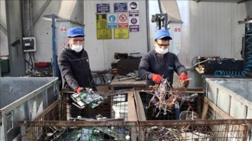 Kocaeli'deki tesiste 19 yılda 70 bin titrem elektronik atık art dönüştürüldü