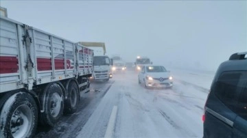 Konya-Antalya kişmiri amacında ulaşıma kar engeli